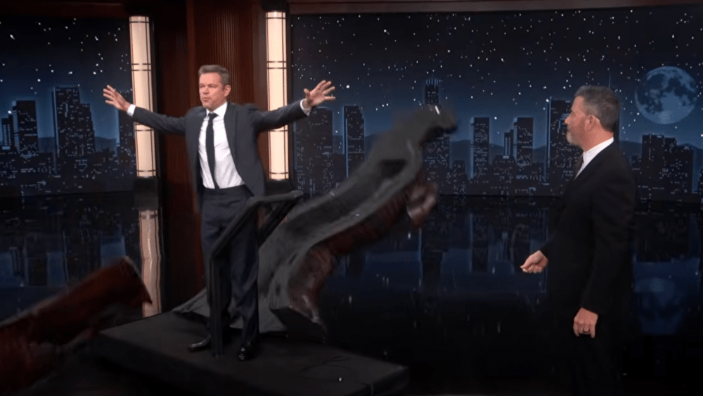 Matt Damon fa un crash al “Jimmy Kimmel Live!” in un cavallo di Troia per trollarlo: “L’ho fatto!”