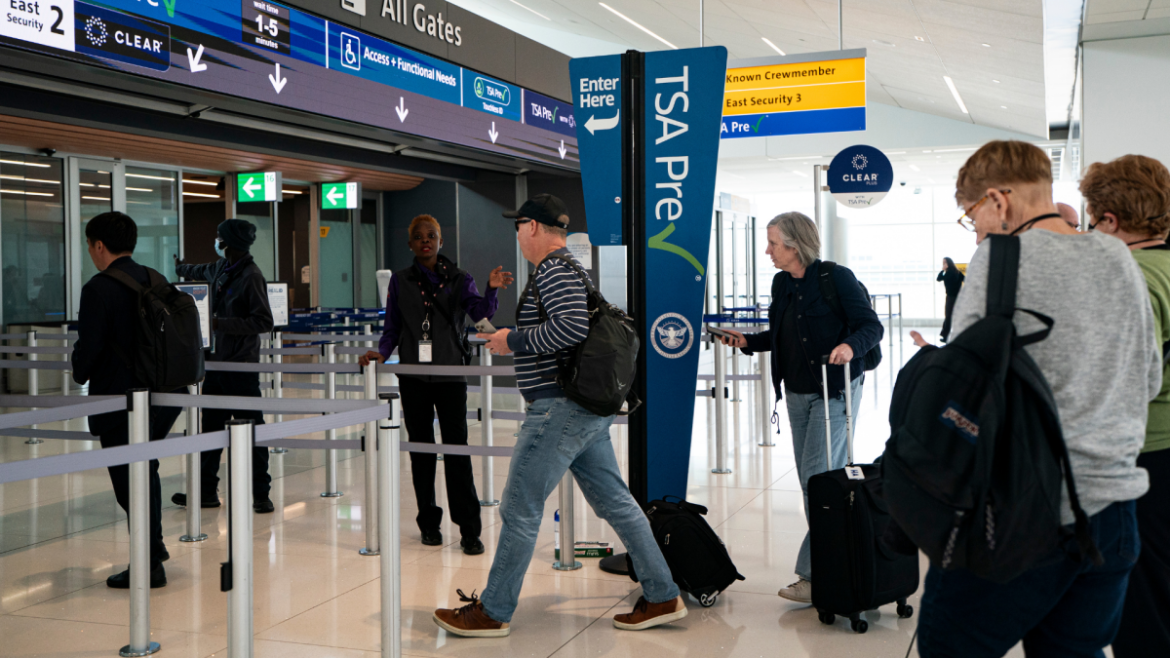 Ora puoi utilizzare Google Wallet ai controlli di sicurezza aeroportuali al posto del tuo documento d’identità