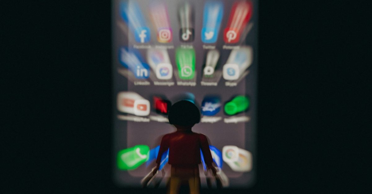 Il 60% dei video di TikTok sono frutto di intelligenza artificiale; Il 21% di quelli di YouTube