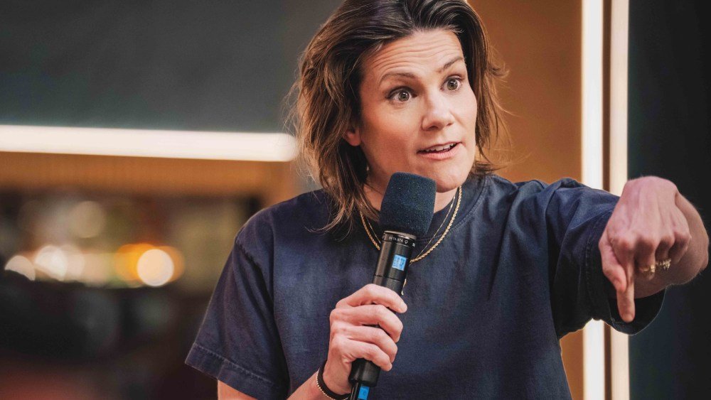 Crowd Control Stagione 2 Cast su Dropout: Nicole Byer, Cameron Esposito