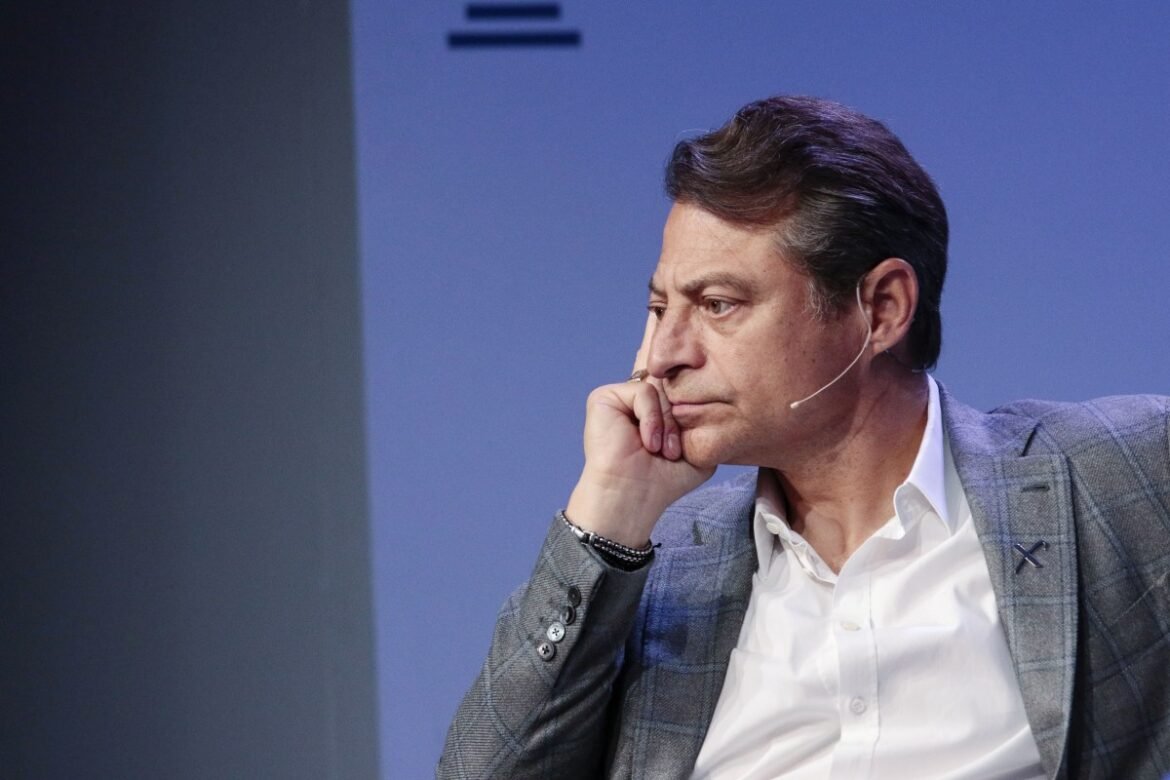 Il fondatore di Xprize afferma che “gli esseri umani si comportano meglio quando vengono osservati”