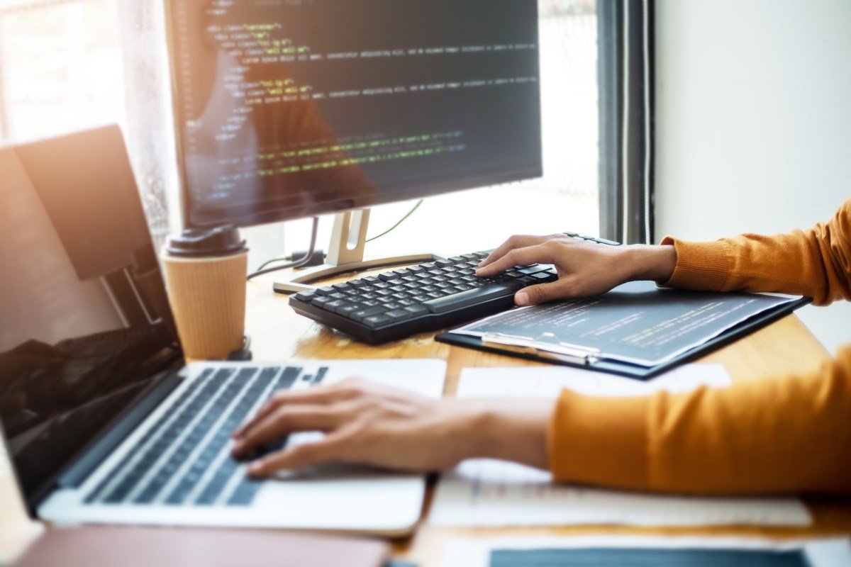 Si supponeva che l’intelligenza artificiale avrebbe ucciso i lavori di ingegneria, ma nuovi dati suggeriscono che sono i più resilienti