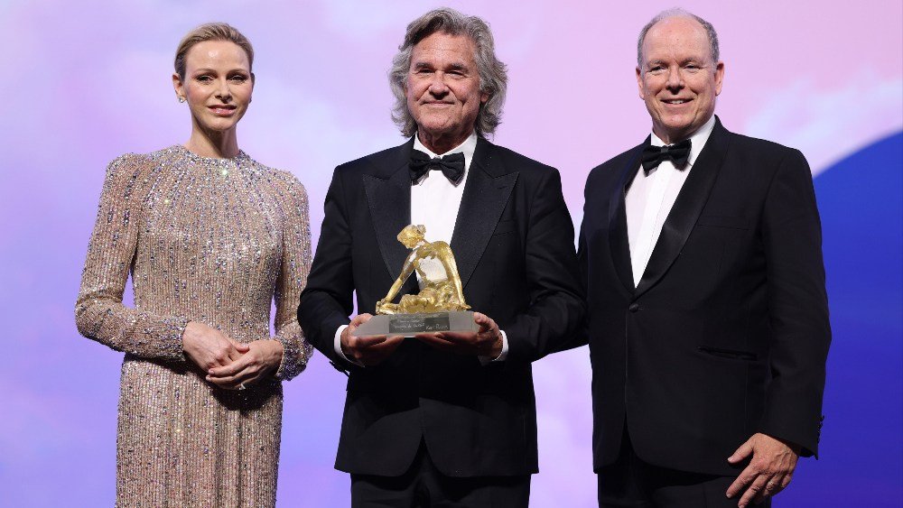Kurt Russell riceve la Ninfa di cristallo al Festival televisivo di Monte-Carlo