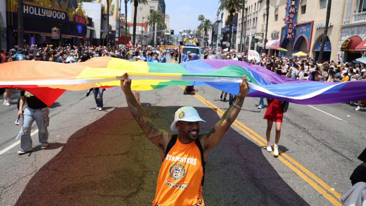 10 personaggi LGBTQ+ di Hollywood parlano bene di Industry Allyship