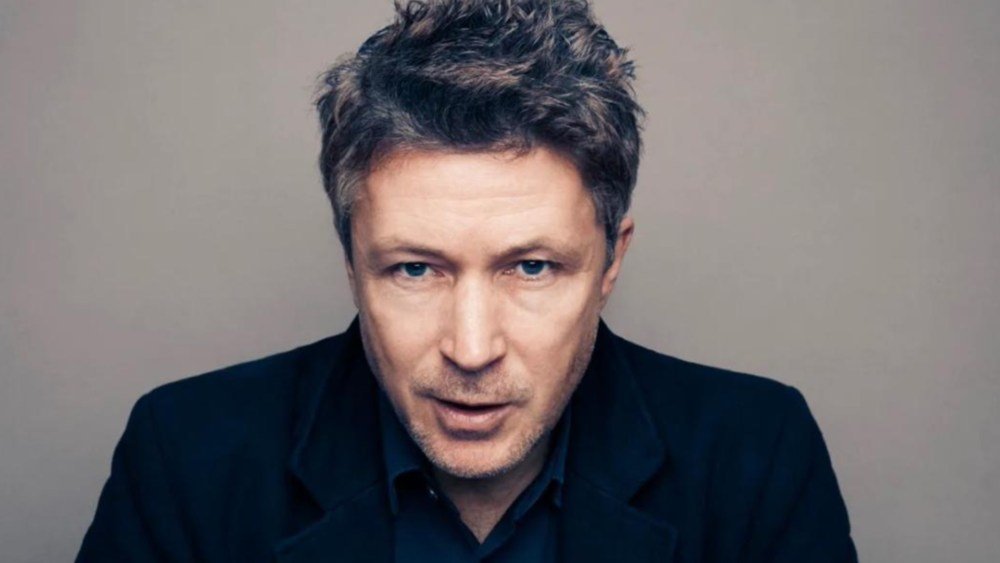 La star di “Il Trono di Spade” Aidan Gillen parla dell’età d’oro del dramma britannico