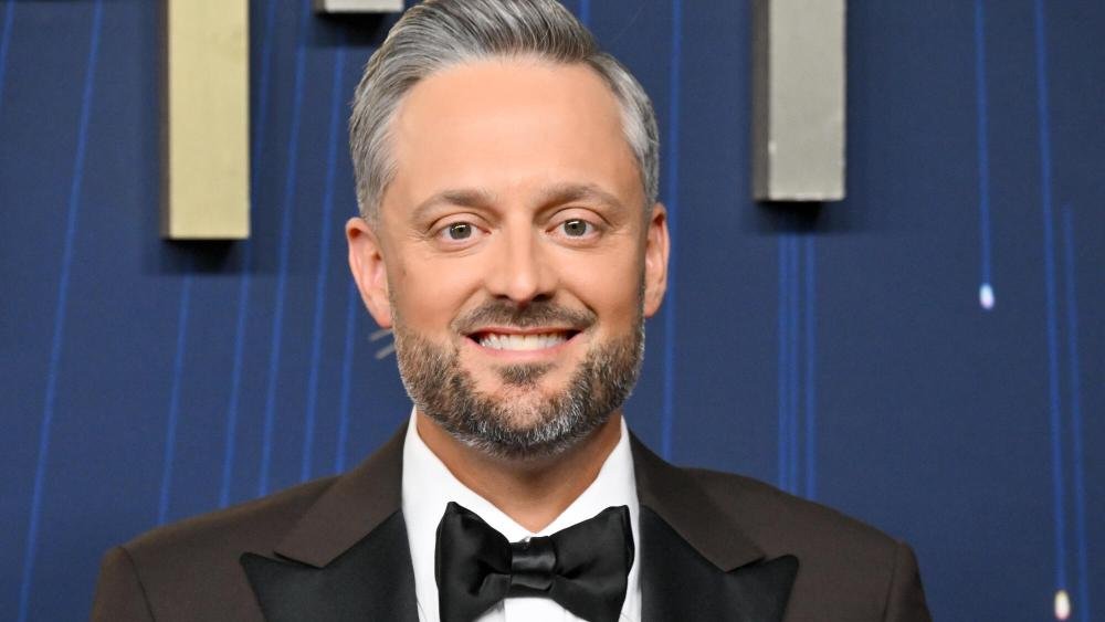 Nate Bargatze, MAGA? W. Kamau Bell critica il comico per le foto fasciste