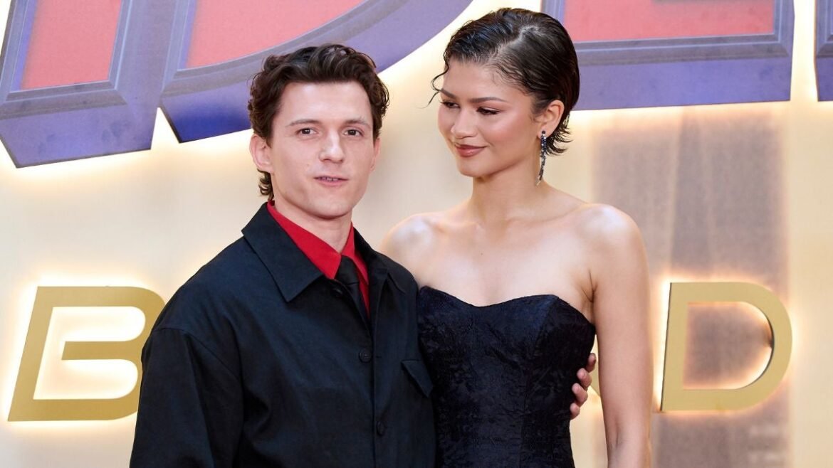 Tom Holland sapeva del ritorno di “Avengers” di RDJ e lo ha detto subito a Zendaya