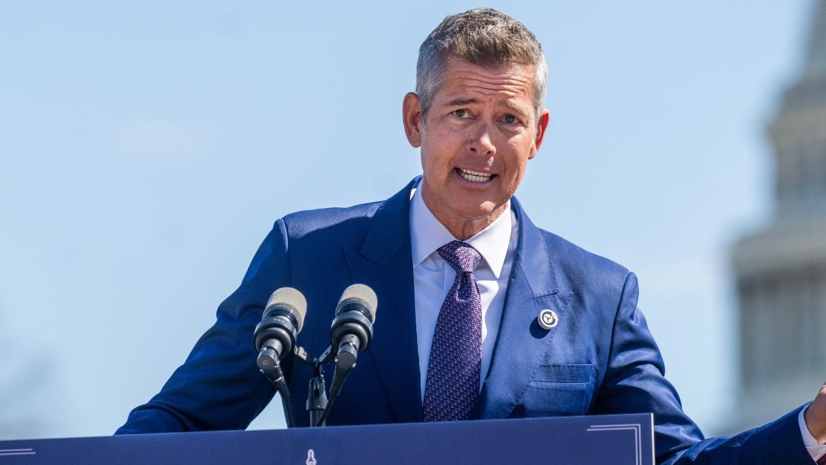 Sean Duffy sbatte gli ex protagonisti dell’evento Freedom 250 durante il raduno di Trump