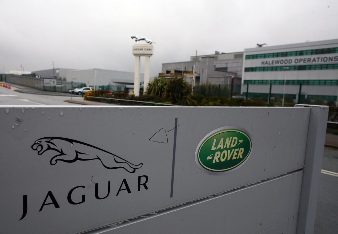 Dietro l’attacco da 2,5 miliardi di dollari alla Jaguar Land Rover c’erano hacker russi: Report