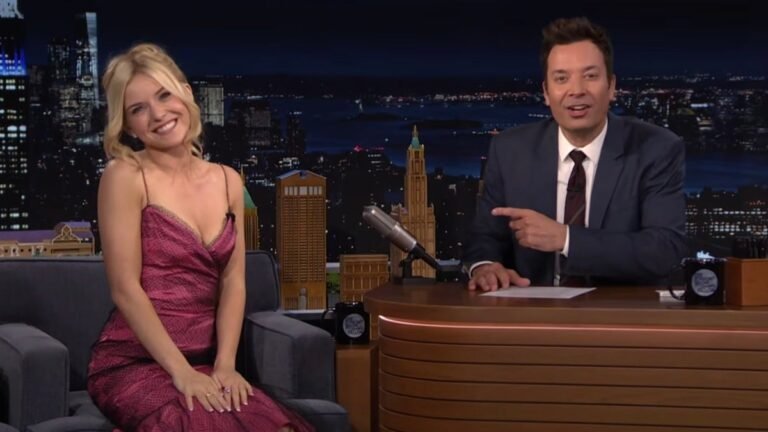 La star di “Elle” Lexi Minetree mostra la sua impressione di Jennifer Coolidge