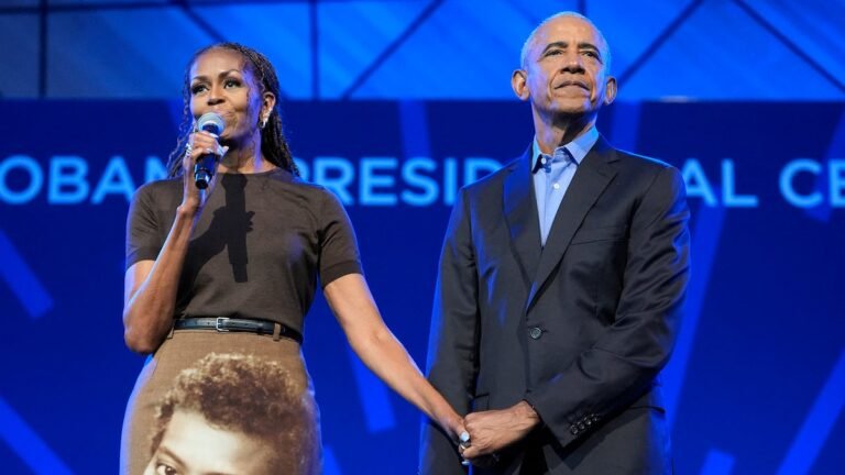 Barack e Michelle Obama aprono il Presidential Center a Chicago