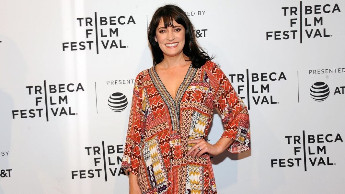 Paget Brewster si rammarica profondamente del giornalista televisivo