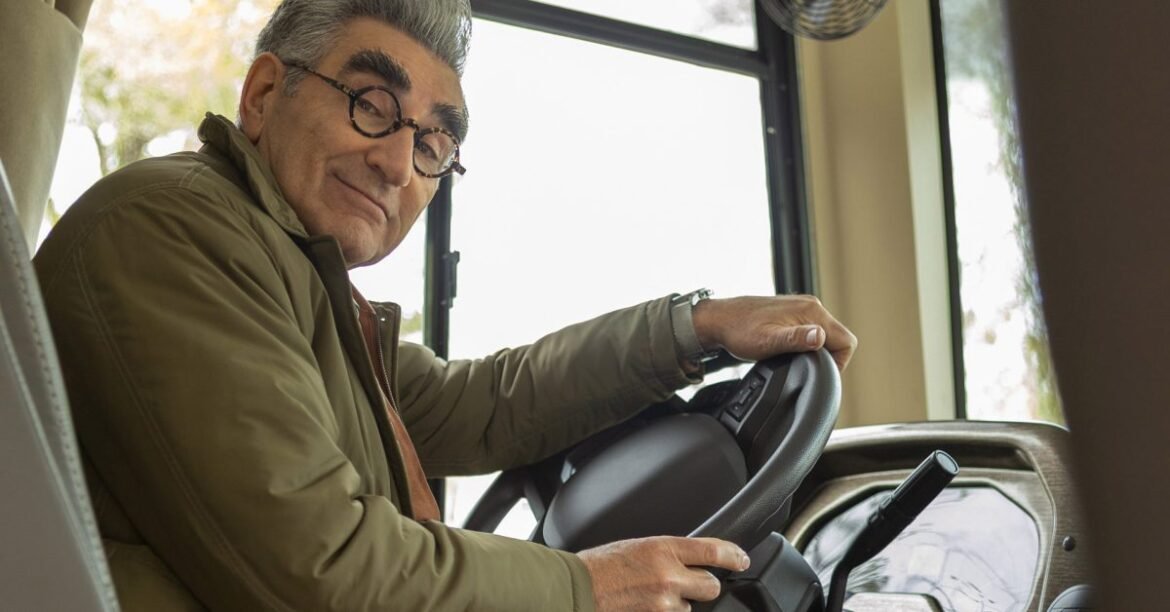La serie di viaggi Apple TV di Eugene Levy tornerà con la quarta stagione