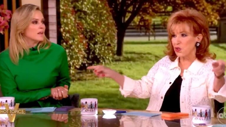 ABC raduna gli spettatori nella battaglia della FCC con gli spot televisivi “The View”.